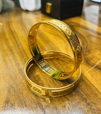 Elegant Gold-Plated Designer Bracelet for Women