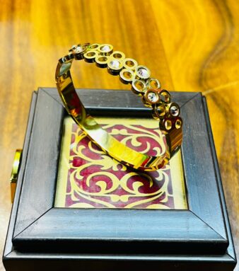 Stylish Gold Plated Bracelet with Mirror Stone Detailing for Women