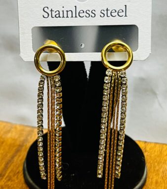 Golden Drape – Dazzle with Every Drop
