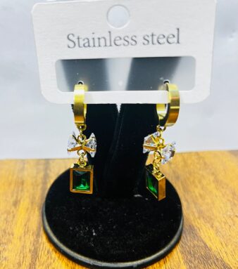 Bow & Glow – Elegant Green Drop Earrings