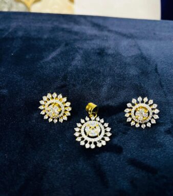 Earrings That Shin