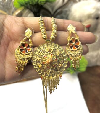 Stylish Gold Shine Necklace Set with Matching Earrings for Women