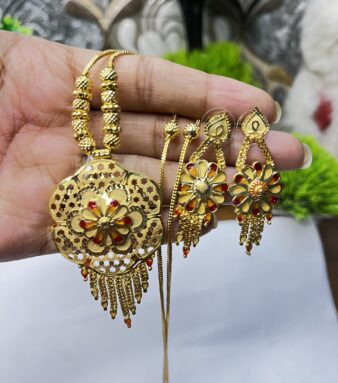 Elegant Gold-Plated Necklace Set with Matching Earrings for Women