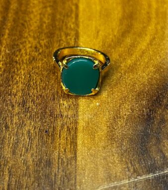 Green Ruby Style Ring with Gold Shine