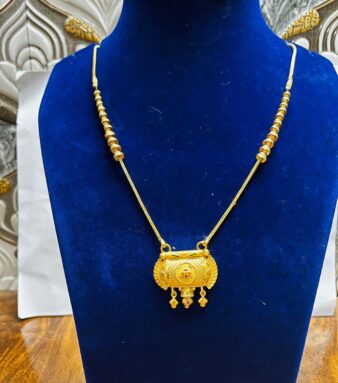 Necklace with Golden Shine