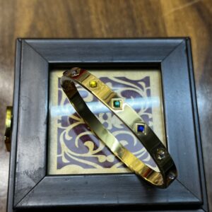 Glossy Gold Finish Bracelet for Girls & Women – Versatile Jewelry