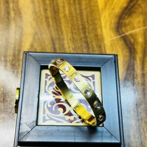 Golden Bracelet with Glossy Finish – Perfect Gift for Her