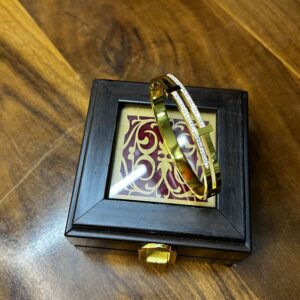 Luxury Shine Gold Bracelet – Stylish Accessory for Every Occasion