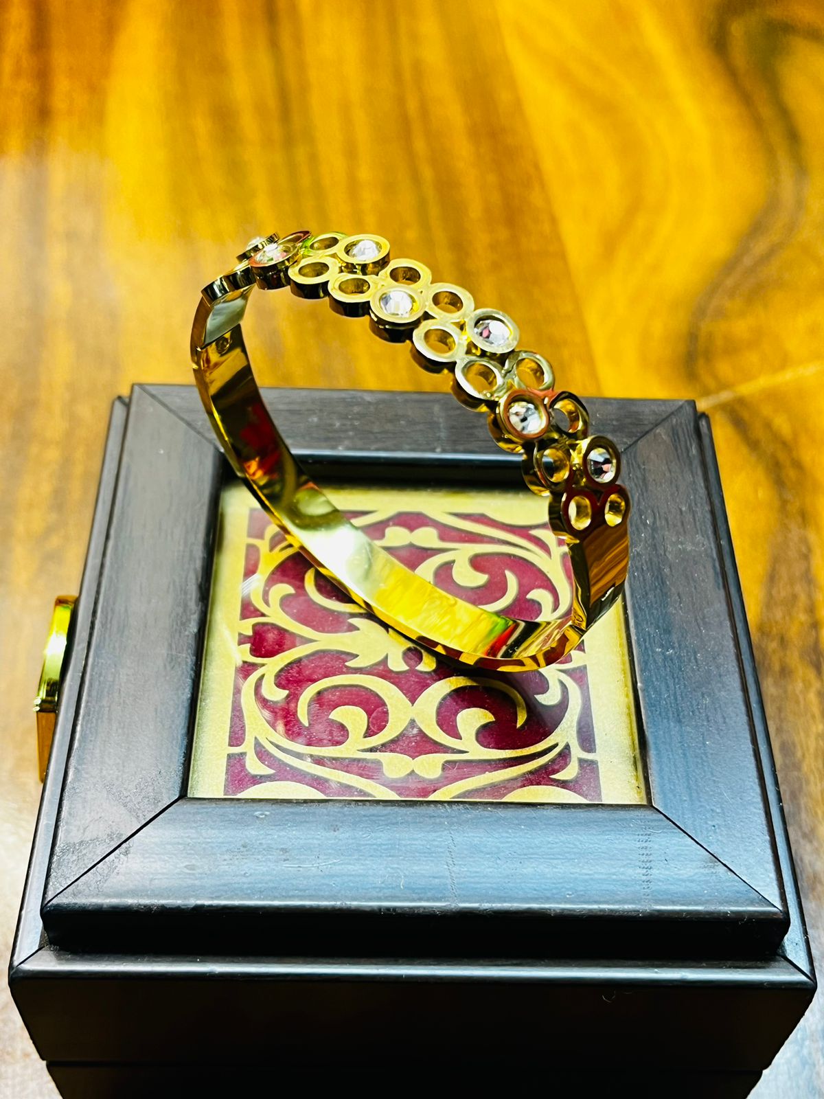 Stylish Gold Plated Bracelet with Mirror Stone Detailing for Women