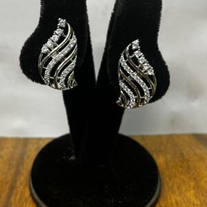 Crystal Flow: Elegant Silver Earrings