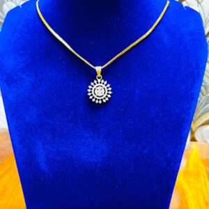 Pure Elegance: Classic Gold Necklaces