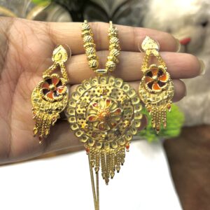 Stylish Gold Shine Necklace Set with Matching Earrings for Women