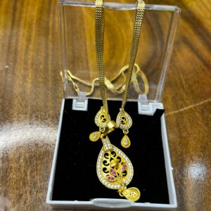 Complete Your Look with Our Stylish Gold Necklace & Earrings Set