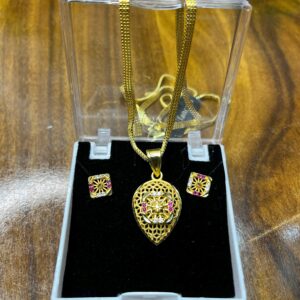 Glam Up with Our Trendy Gold Necklace and Earring Set