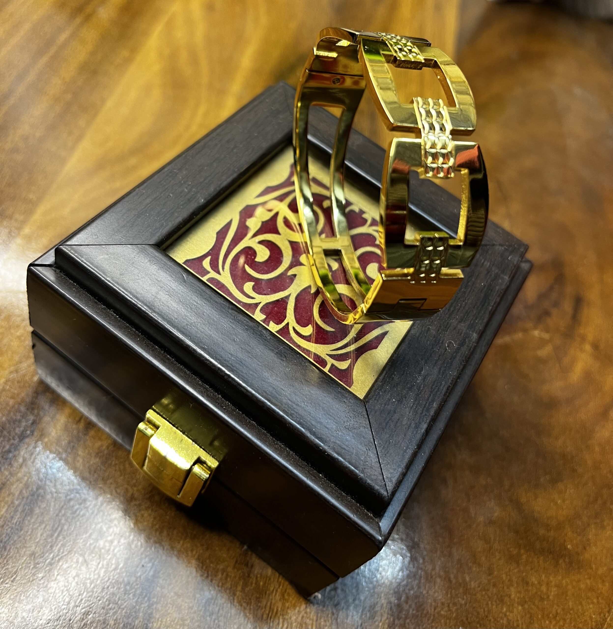 Fashionable Gold Tone Bracelet – Ideal for Traditional & Western Outfits