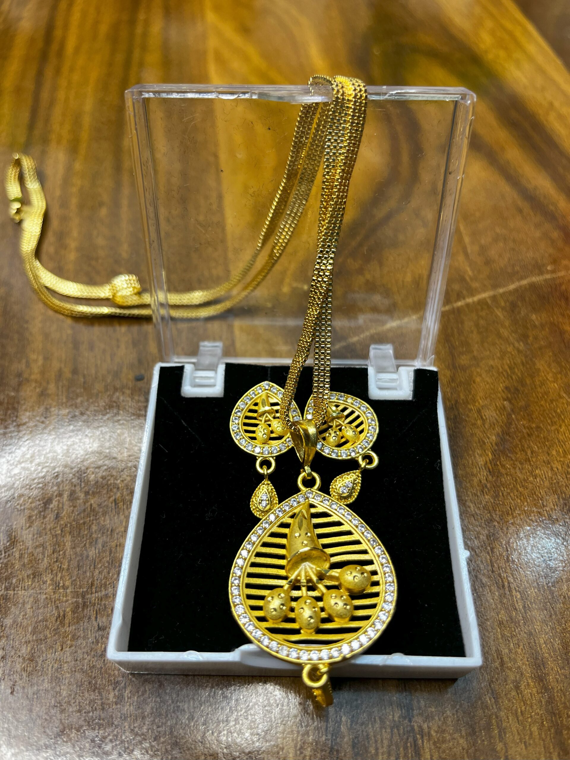 Dazzle with Our Exclusive Collection of Gold Bracelets