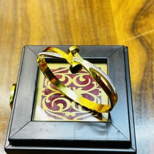 Gold Finish Fashion Bracelet – Party & Casual Wear Jewelry