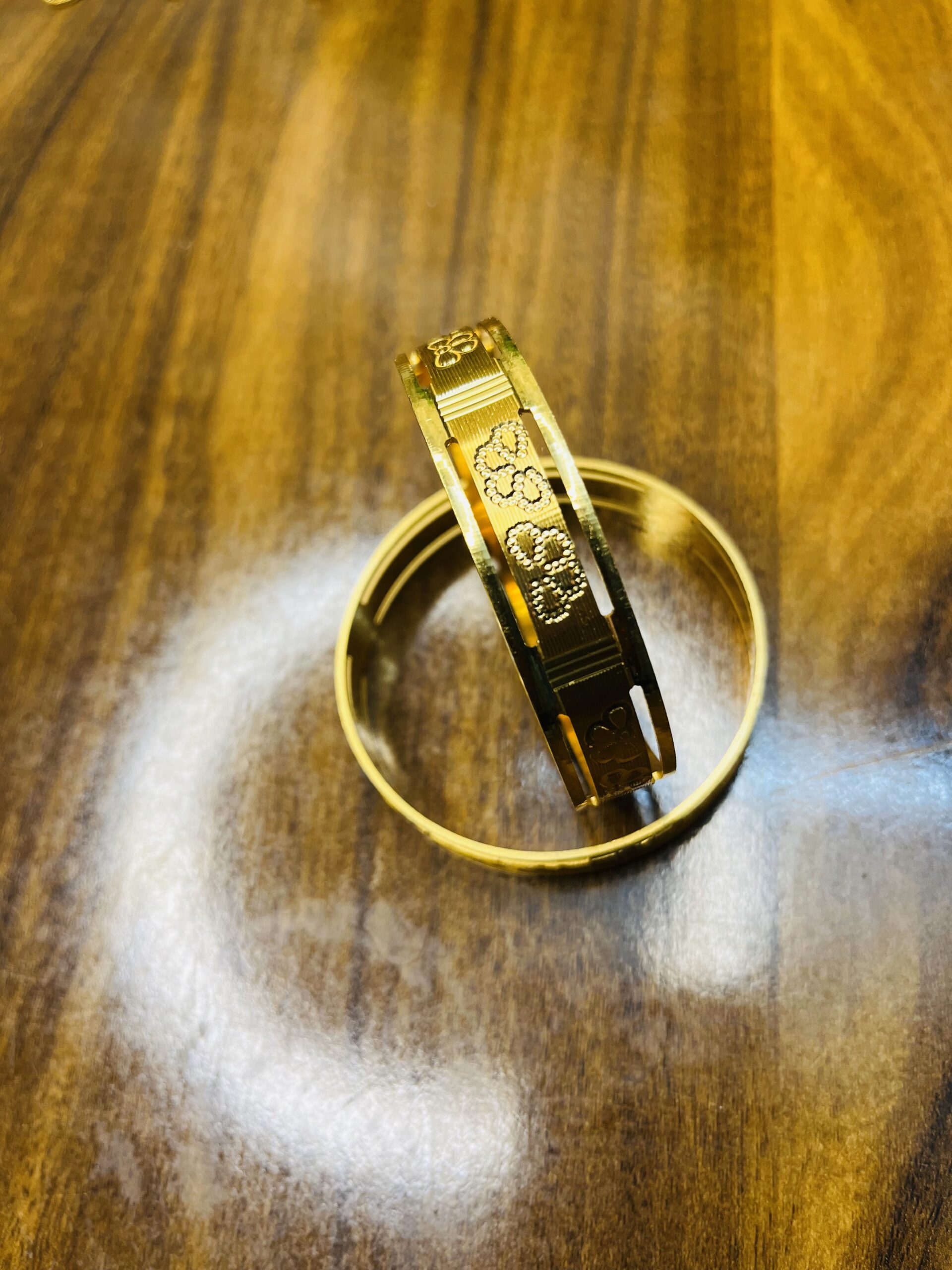 Stylish Daily Wear Gold Bracelet – Lightweight & Durable