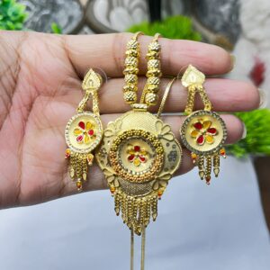 Stylish Golden Shine Necklace Set with Matching Earrings for Women