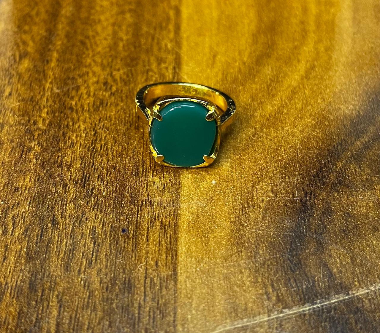 Green Ruby Style Ring with Gold Shine