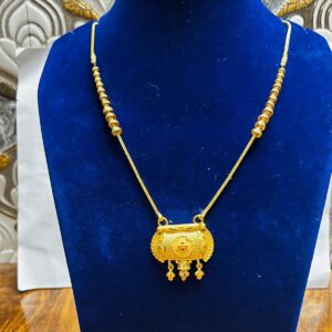 Necklace with Golden Shine