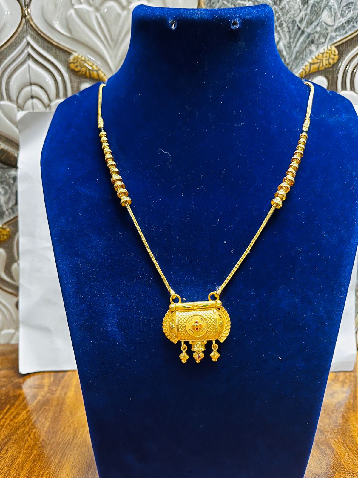 Necklace with Golden Shine